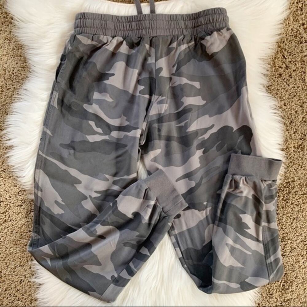 Splendid Camo Joggers Size XS - Picture 11 of 16